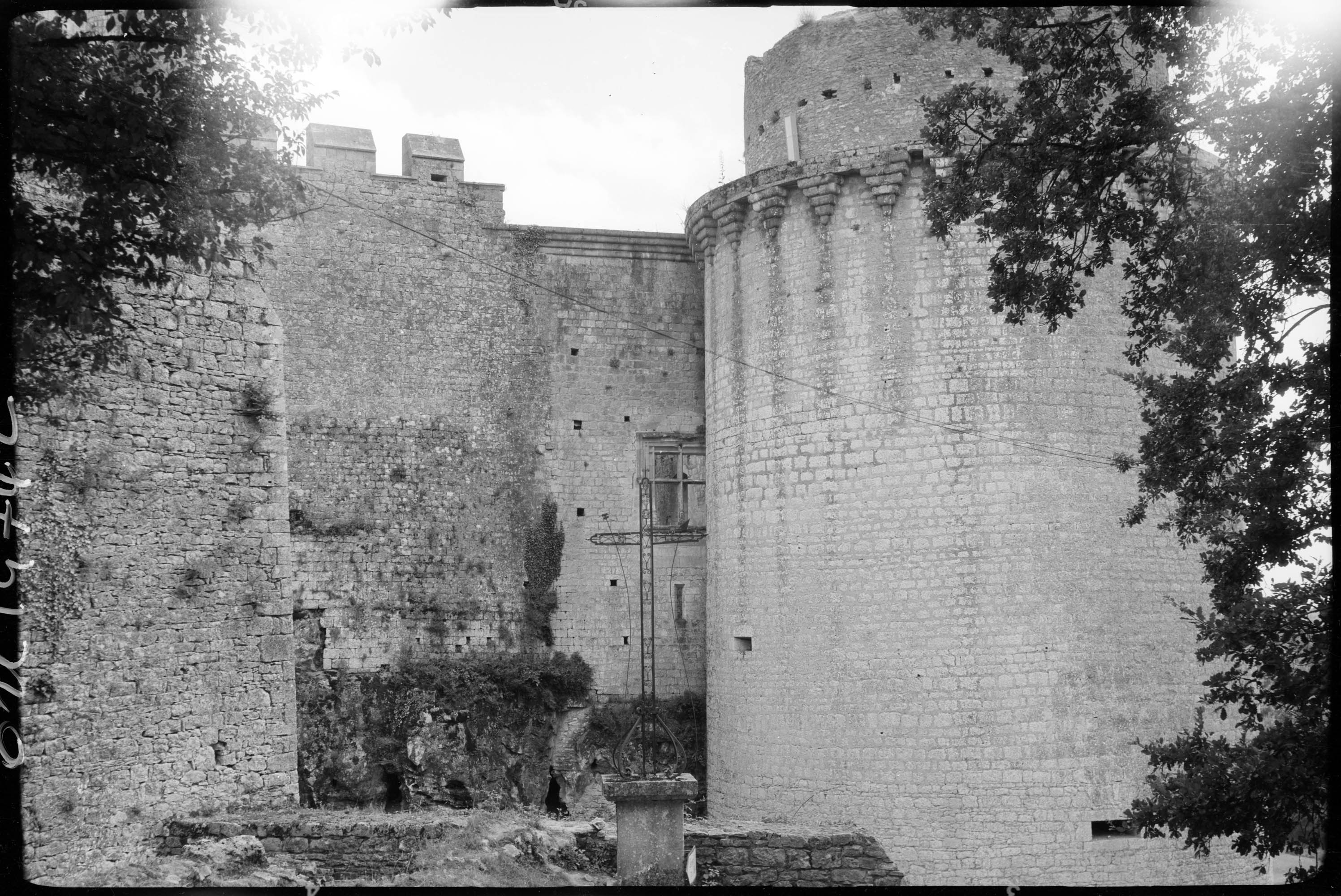 Enceinte et tour de l'intérieur