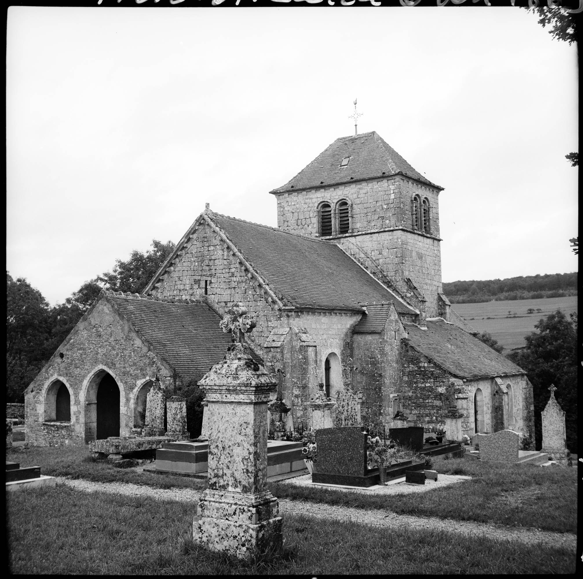 Ensemble sud-ouest, cimetière