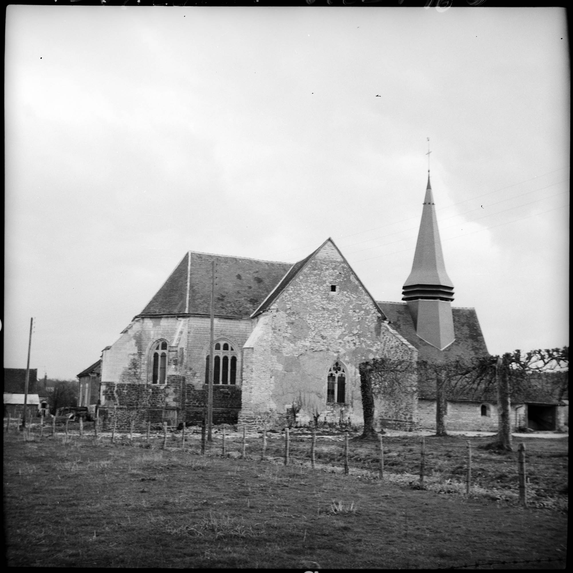 Ensemble nord-est et clocher