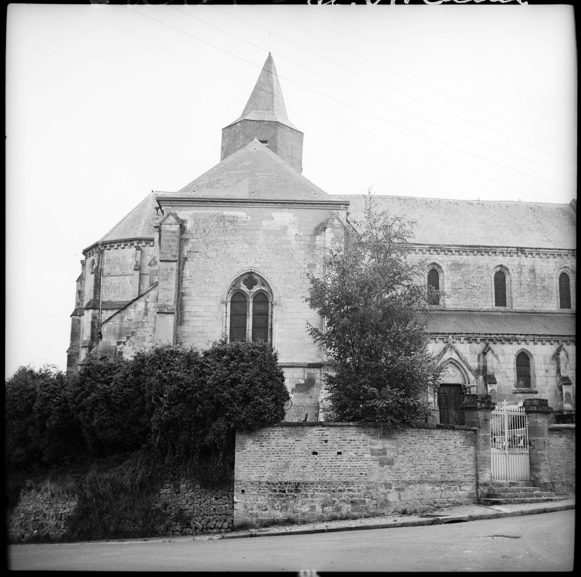 Ensemble nord-est et clocher