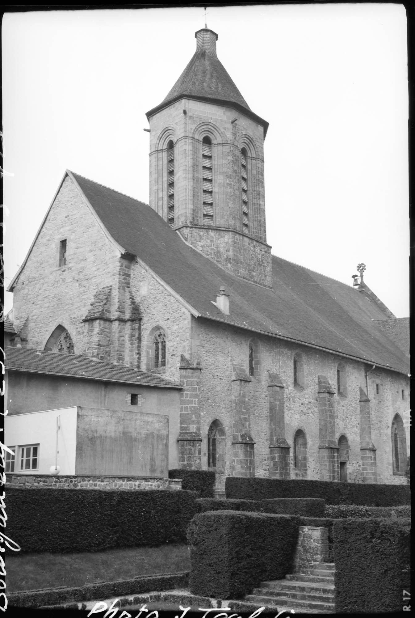 Ensemble nord-est et clocher