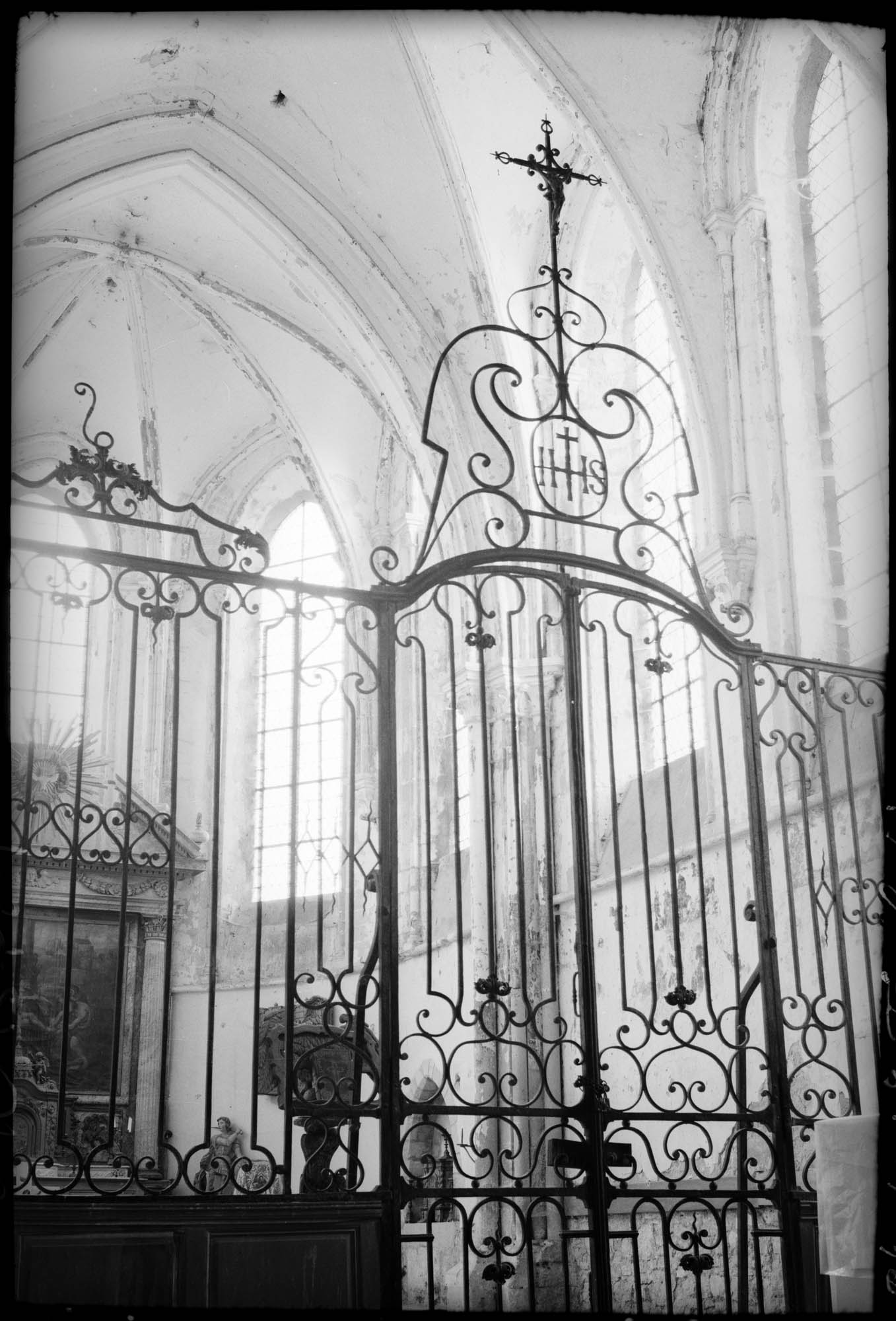 Intérieur : grille du choeur