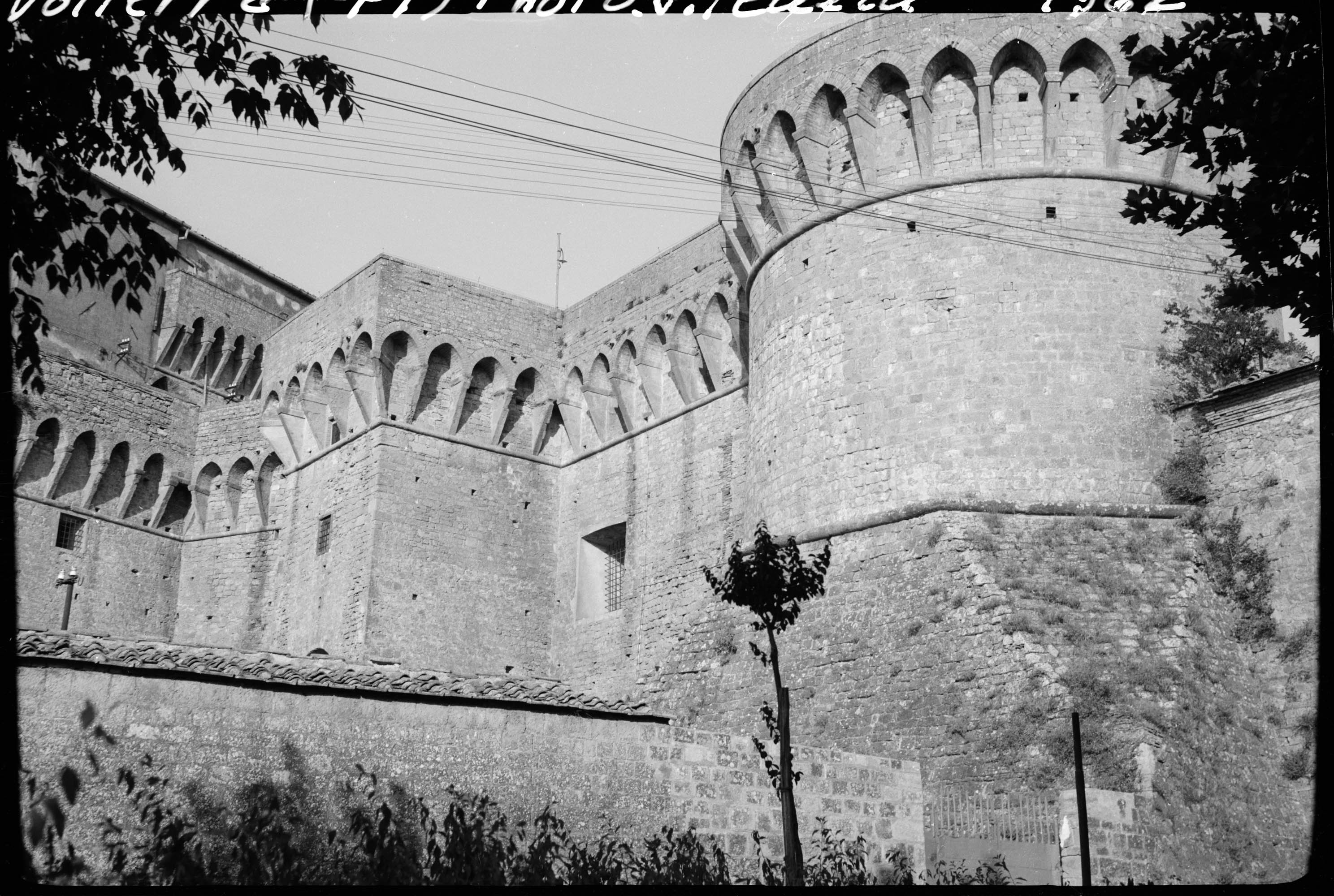 Enceinte et tours fortifiées