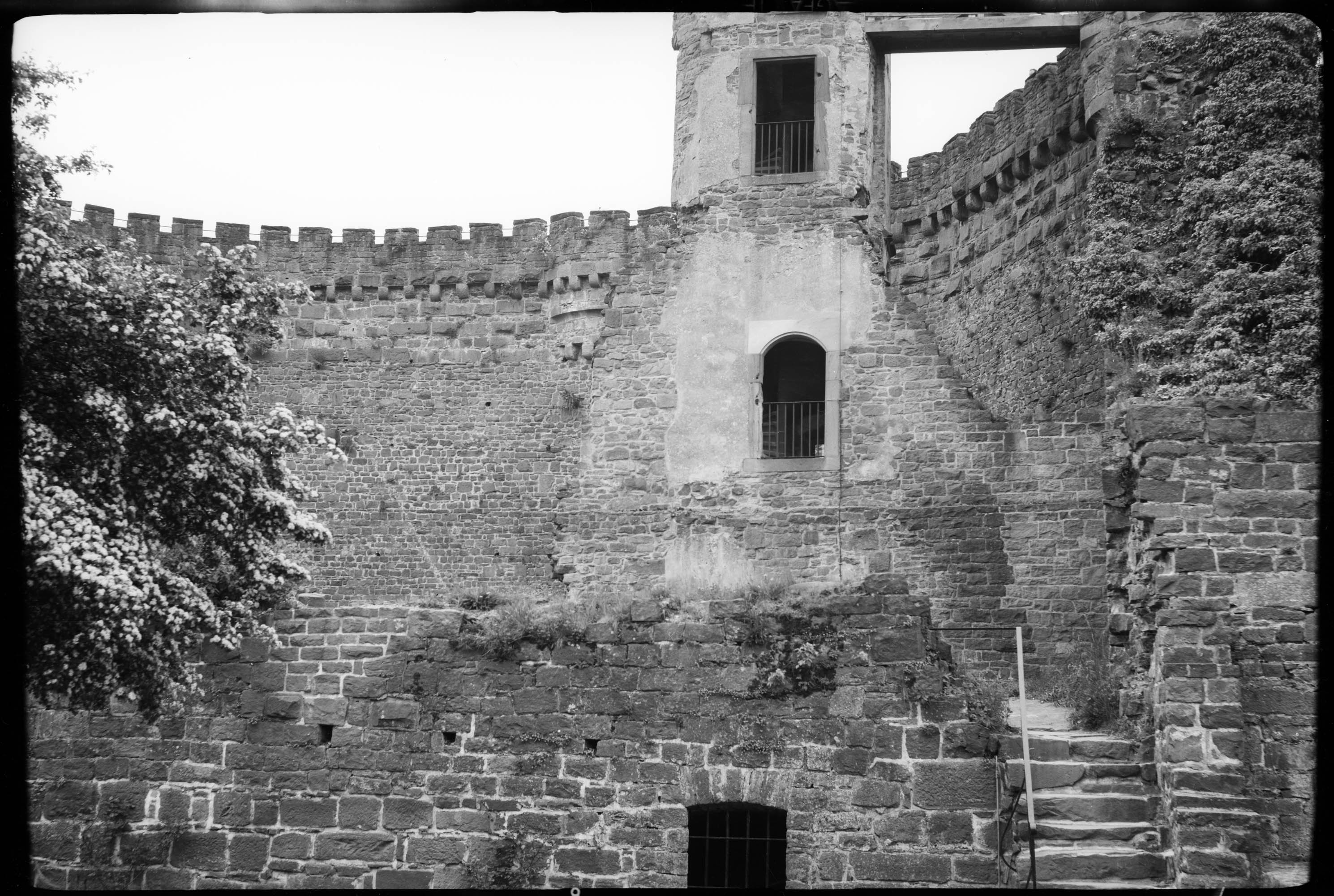 Enceinte en ruines, vue intérieure
