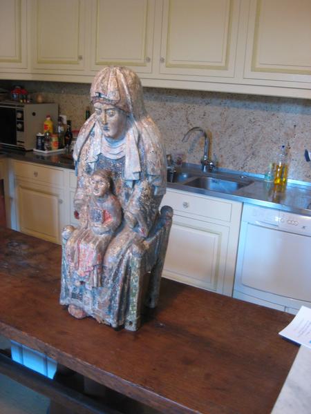 statue : Vierge à l'enfant, vue générale