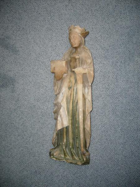 statue : sainte Catherine, vue générale
