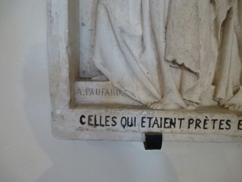 bas-relief :  les Vierges sages, détail