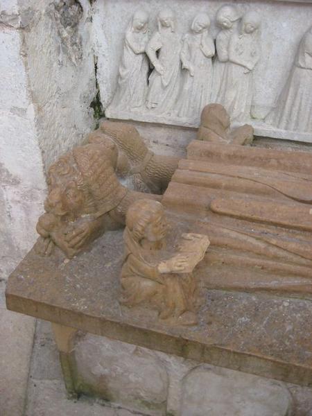 monument funéraire d'un chevalier (gisant), détail