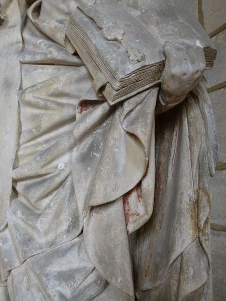statue : Vierge à l'enfant,  détail