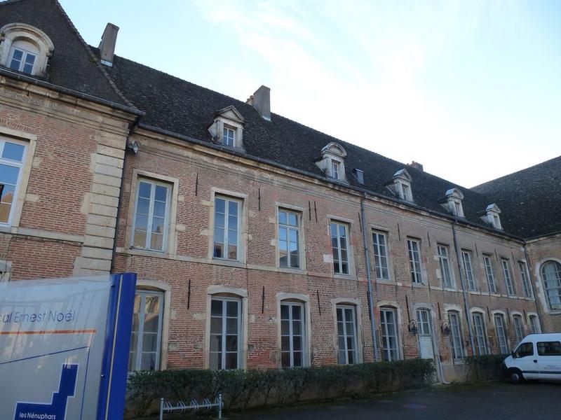 aile sud sur cour, vue générale de la façade nord