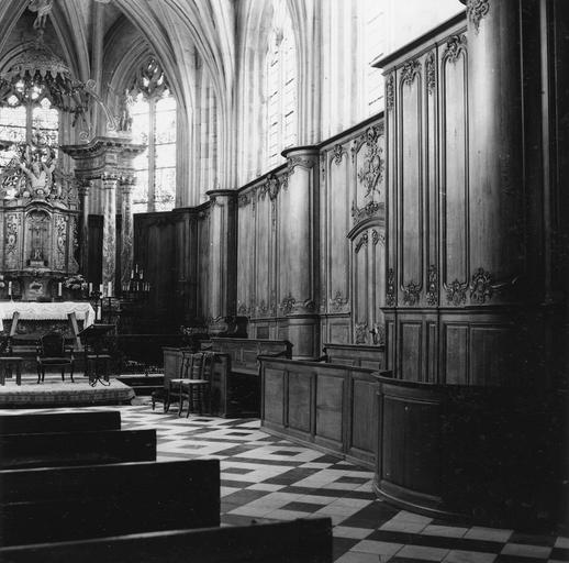 lambris de revêtement du choeur et du transept