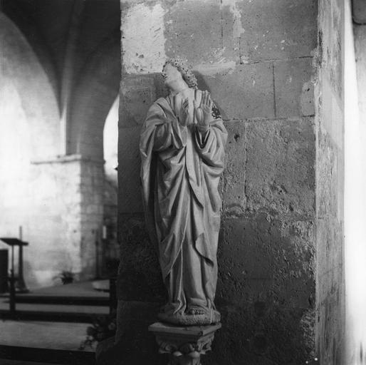 2 statues : Vierge et saint Jean (la)