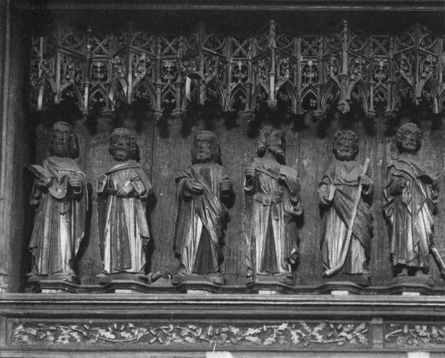 retable : Vierge de Pitié et les apôtres, bois peint et doré