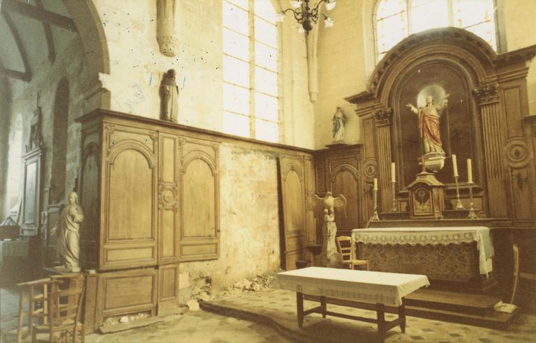 décor de faux-marbre dans le choeur sous les lambris