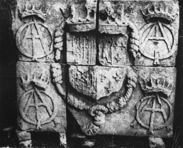 plaque commémorative aux armes de Lorraine et de Guise, 1563-1566 - © Ministère de la Culture (France), Médiathèque du patrimoine et de la photographie (objets mobiliers), tous droits réservés