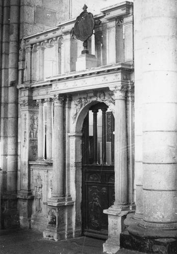 clôture du chapelle latérale, pierre, 16e siècle