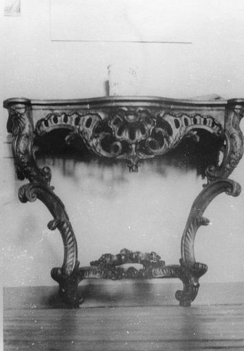 console, bois sculpté, 18e siècle - © Ministère de la Culture (France), Médiathèque du patrimoine et de la photographie (objets mobiliers), tous droits réservés