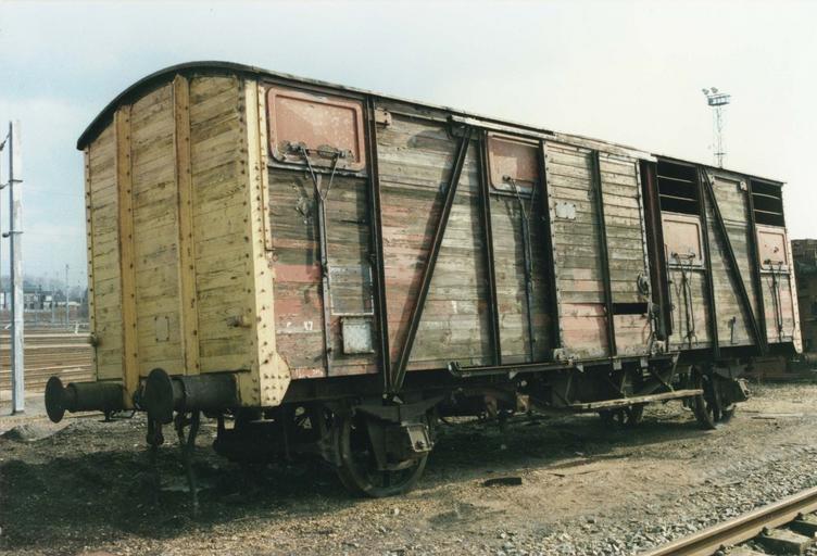 wagon couvert à deux essieux, standart, AG 37 - © Ministère de la Culture (France), Médiathèque du patrimoine et de la photographie (objets mobiliers), tous droits réservés