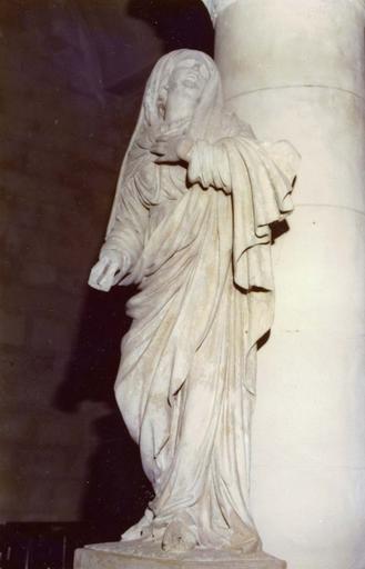 statue : Vierge, provenant de la chartreuse de Bourgfontaine, pierre, 18e siècle