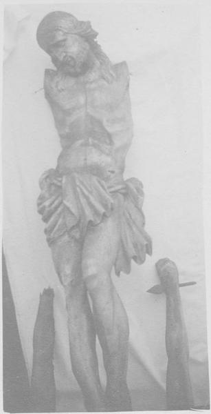 statue : Christ en croix , vue générale - © Ministère de la Culture (France), Médiathèque du patrimoine et de la photographie (objets mobiliers), tous droits réservés