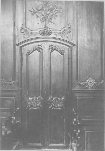 lambris de revêtement, porte, vue partielle