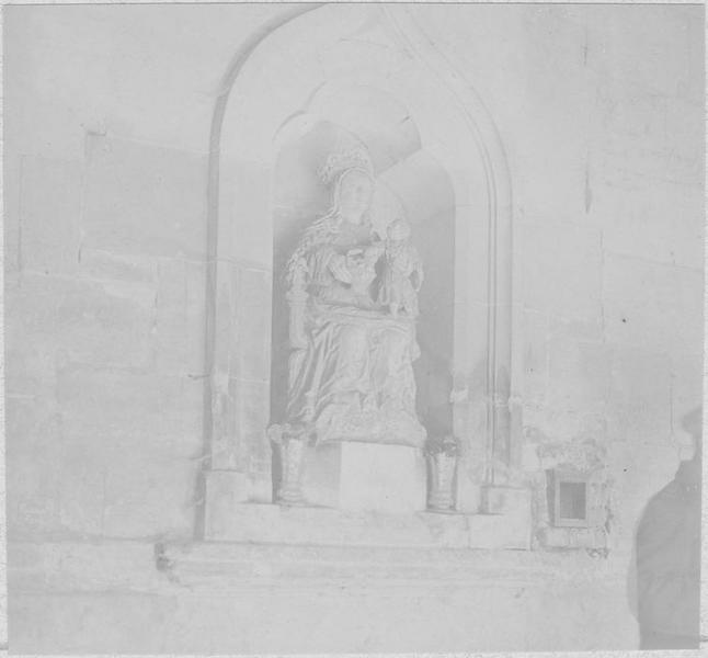 statue : Vierge à l'enfant assise, vue générale - © Ministère de la Culture (France), Médiathèque du patrimoine et de la photographie (objets mobiliers), tous droits réservés