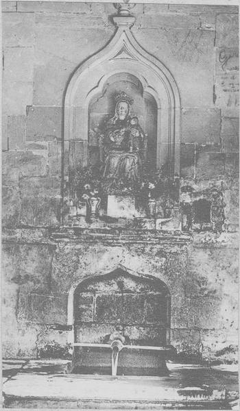 statue : Vierge à l'enfant assise, vue générale - © Ministère de la Culture (France), Médiathèque du patrimoine et de la photographie (objets mobiliers), tous droits réservés