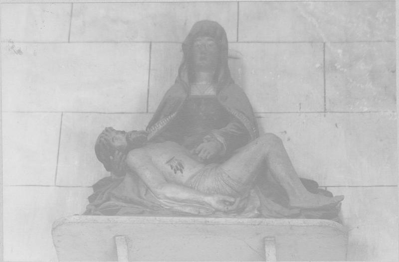 groupe sculpté : Vierge de pitié, vue générale - © Ministère de la Culture (France), Médiathèque du patrimoine et de la photographie (objets mobiliers), tous droits réservés