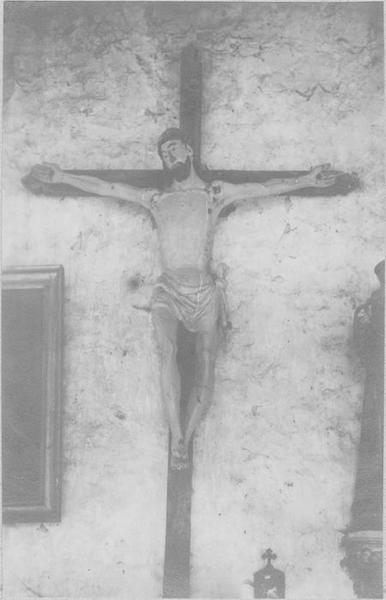 Statue : Christ en croix