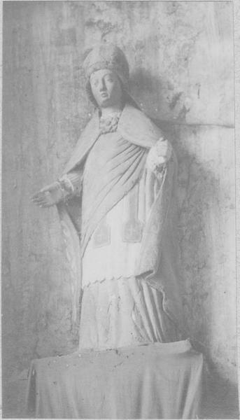 Statue : saint évêque