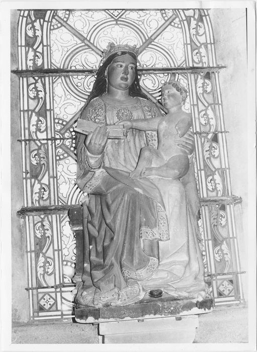 statue : Vierge à l'Enfant (assise), vue générale