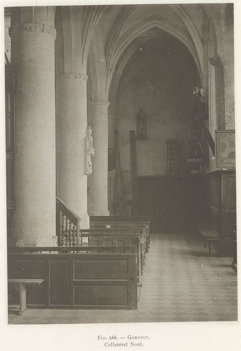 bancs de fidèles de la nef