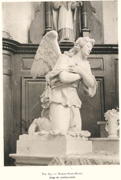 statue : ange adorateur