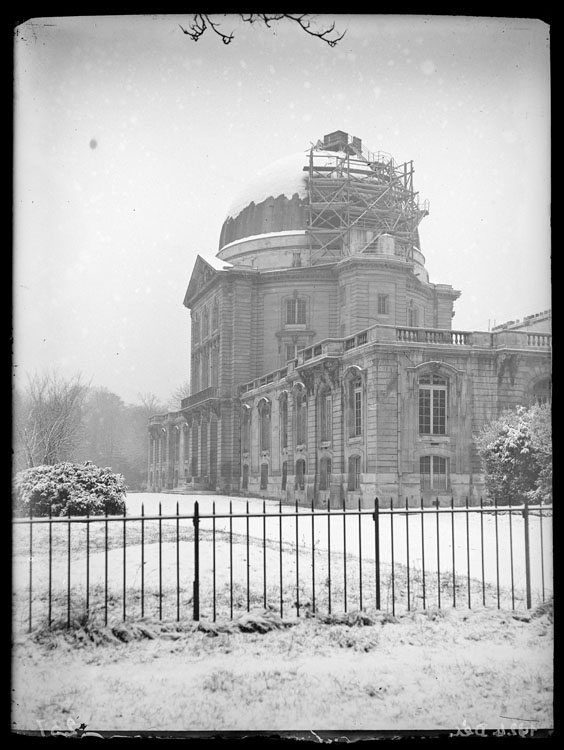 La grande coupole sous la neige