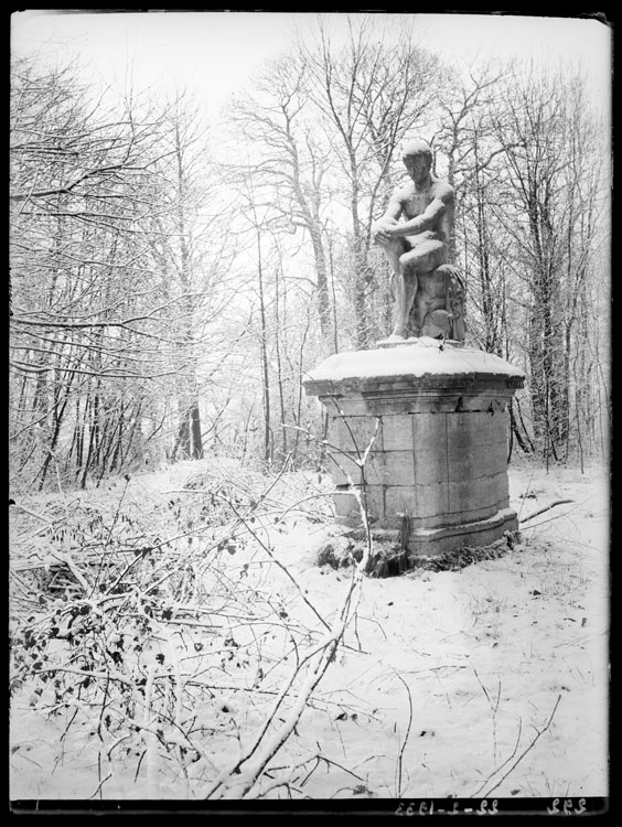 Statue dite du gladiateur sous la neige