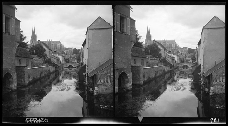 Cathédrale et basse ville vues du pont Saint-Hilaire