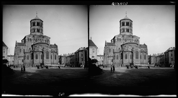 Ensemble sud : abside et tour-lanterne