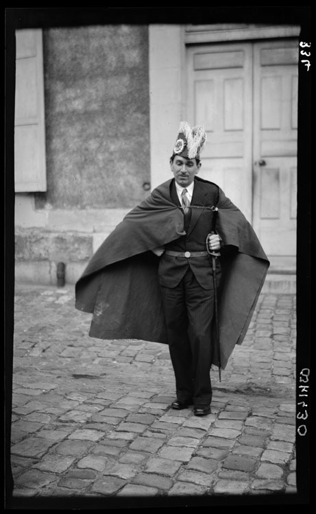 Célébration suite à l’élection à l’Académie des Sciences de Bernard Lyot : Bernard Lyot en tenue d’académicien