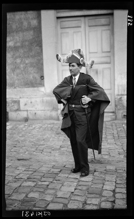 Célébration suite à l’élection à l’Académie des Sciences de Bernard Lyot : Bernard Lyot en tenue d’académicien