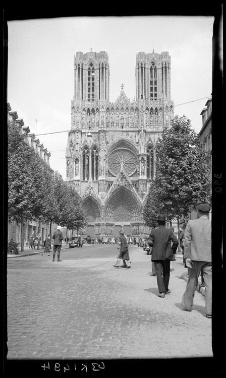 Façade ouest vue de la rue Rockfeller