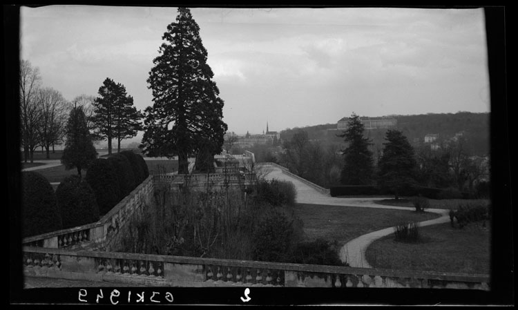 Vue sur le parc et la ville au loin