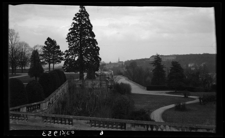 Vue sur le parc et la ville au loin