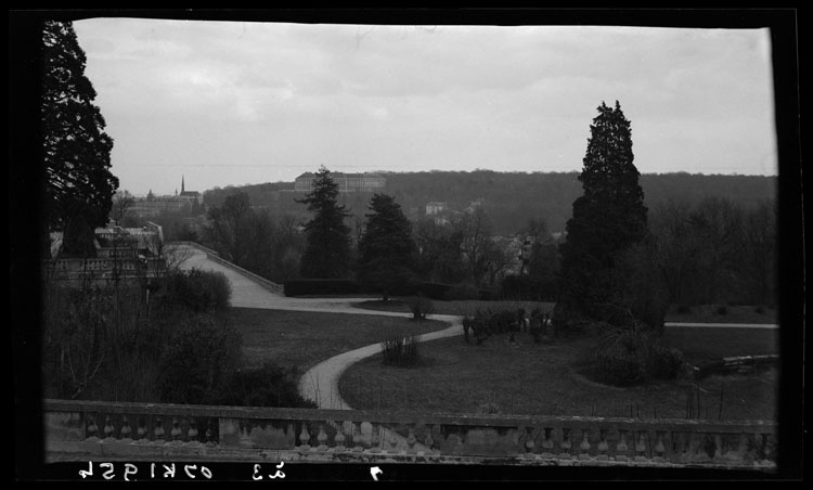 Vue sur le parc et la ville au loin