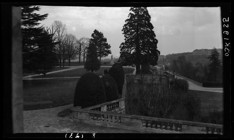 Vue sur le parc et la ville au loin