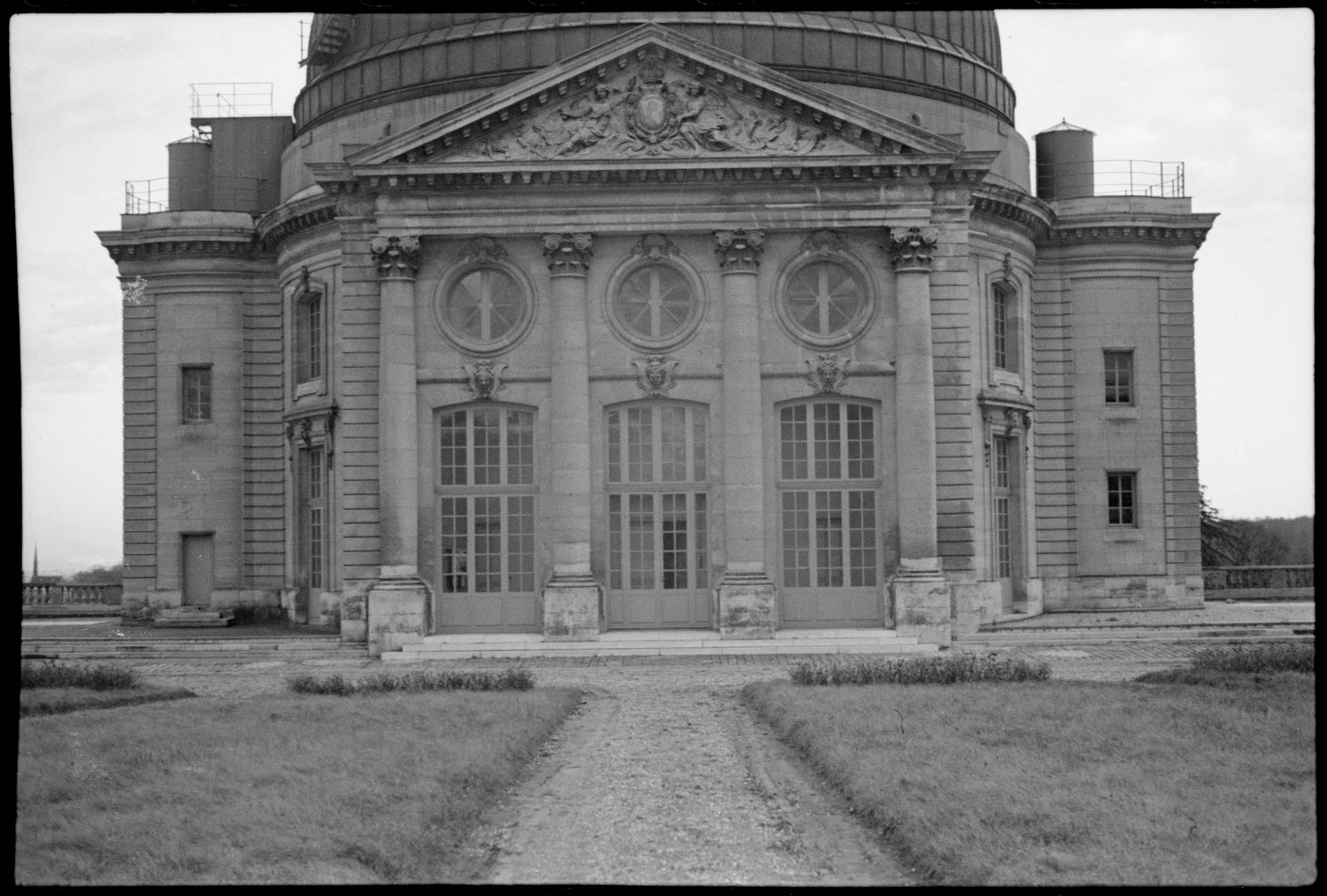 Grande coupole : façade et son fronton