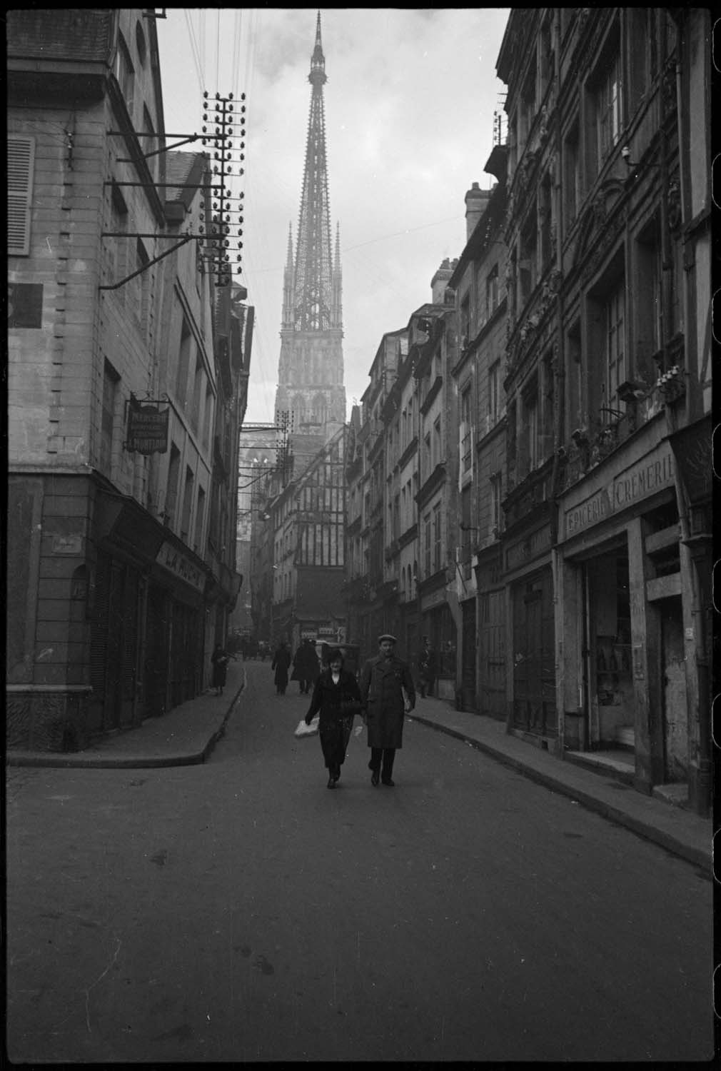 Flèche vue d’une rue