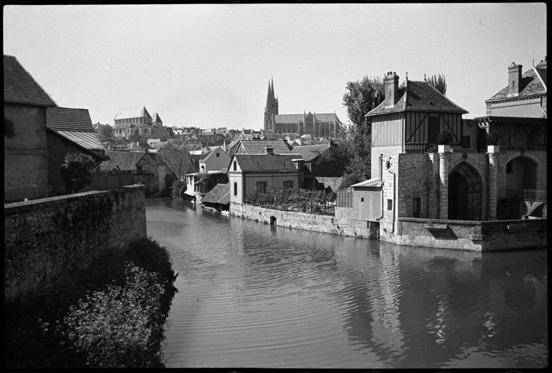 Bras de l’Eure et cathédrale