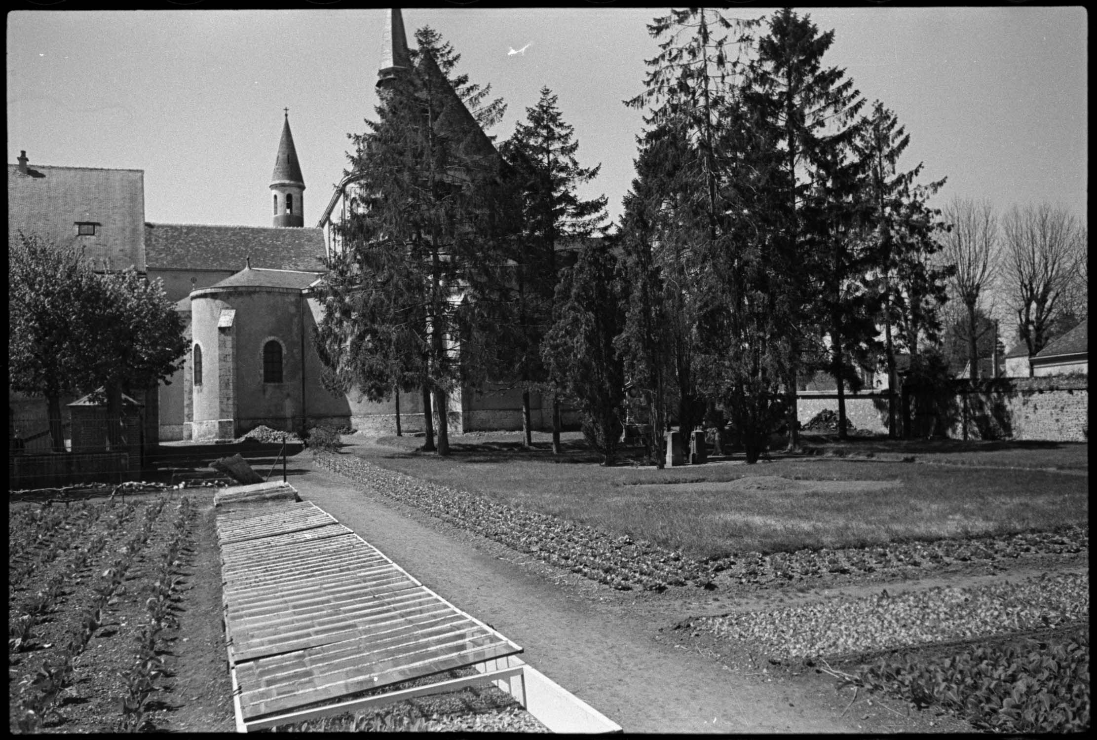 Abside et jardins