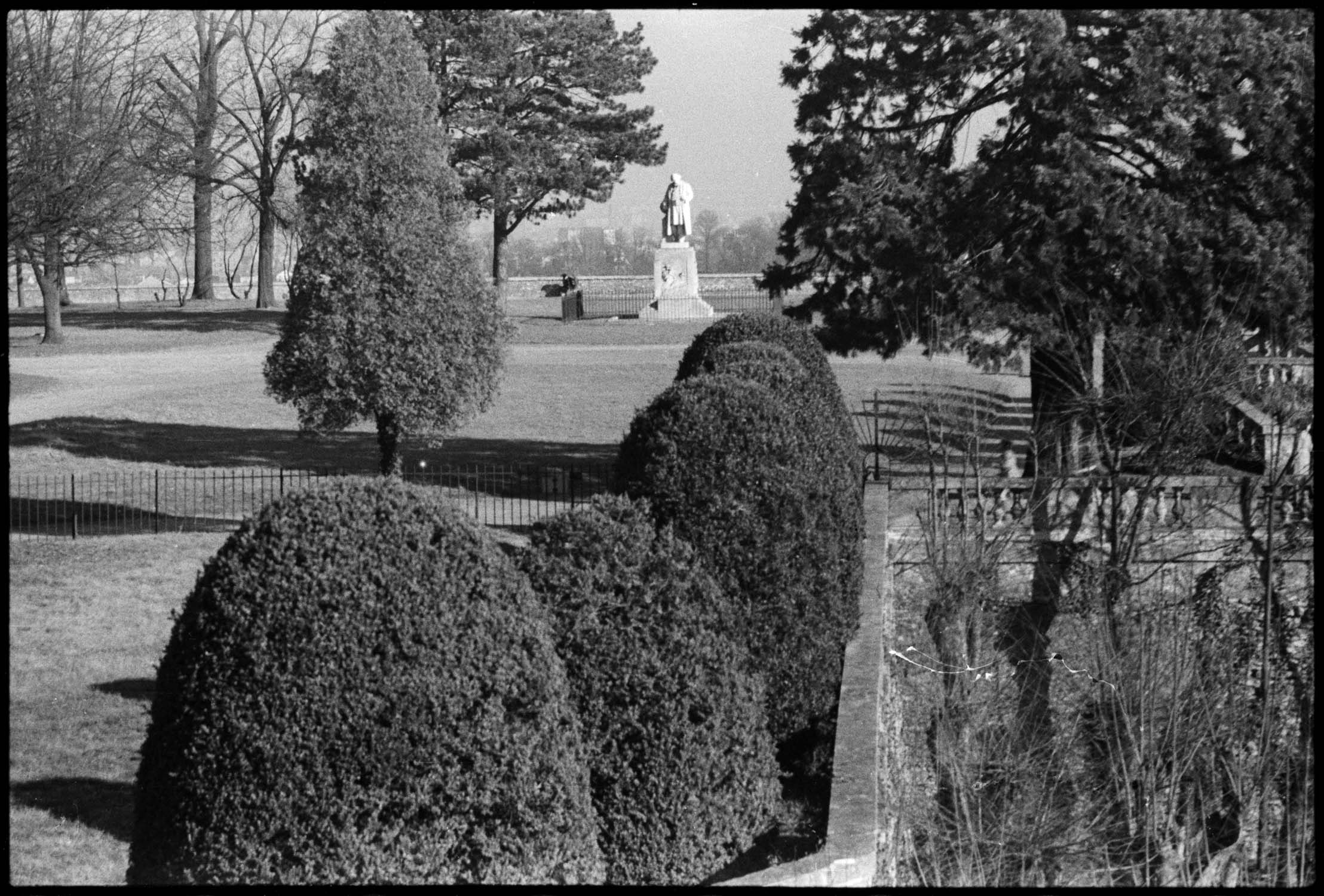 Première terrasse de l’observatoire : statue de Janssen