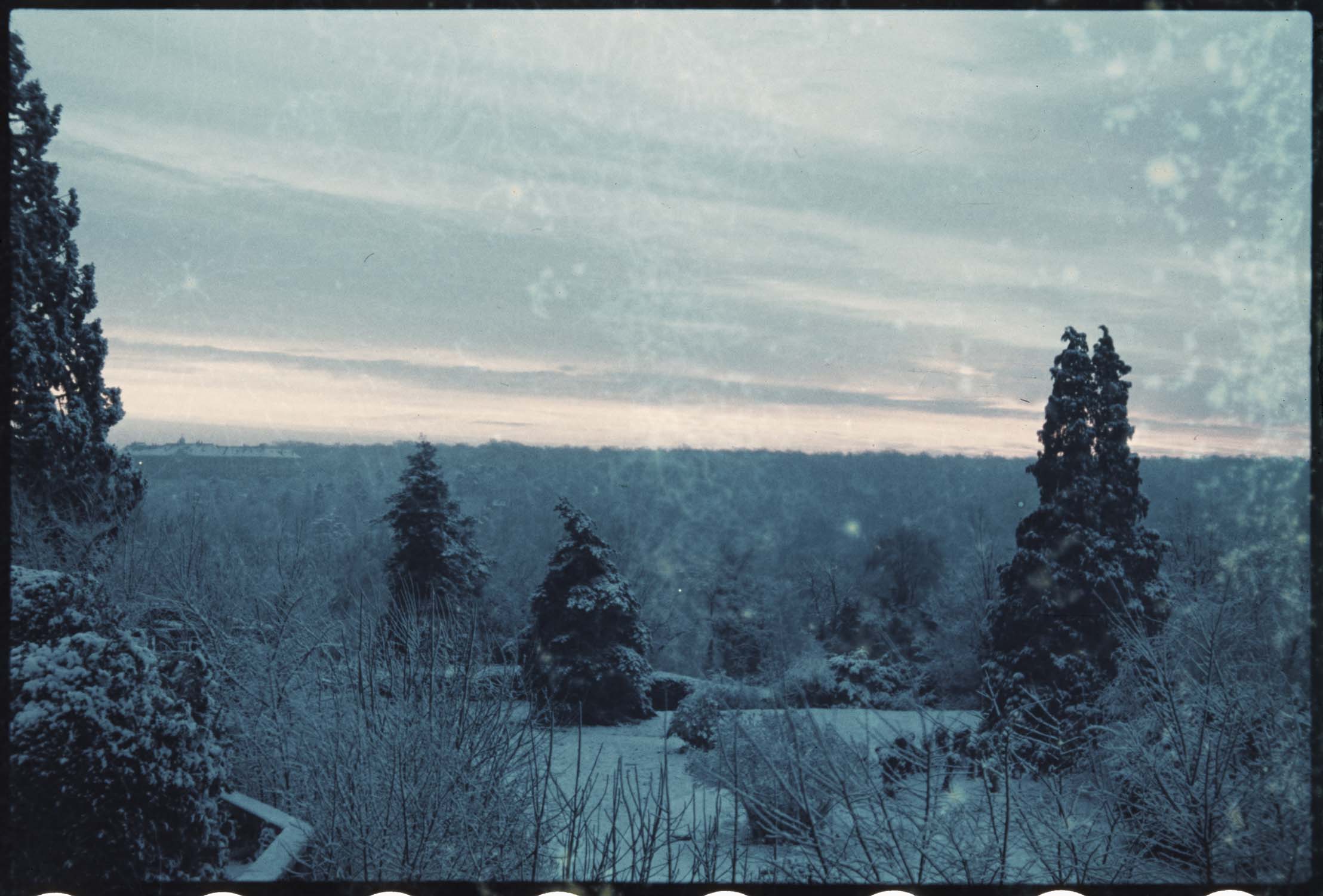 Neige : première terrasse de l’observatoire et panorama au lever du soleil